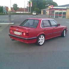 BMW E30 2,0i M-tech 