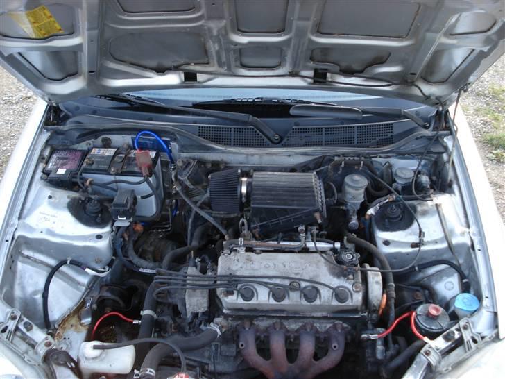 Honda civic 1.4 I S byttet - mit motorrum taget en uge efter jeg fik bilen.. DET VAR SÅDAN DEN BLEV MÅLT TIL 105.7 HK billede 19