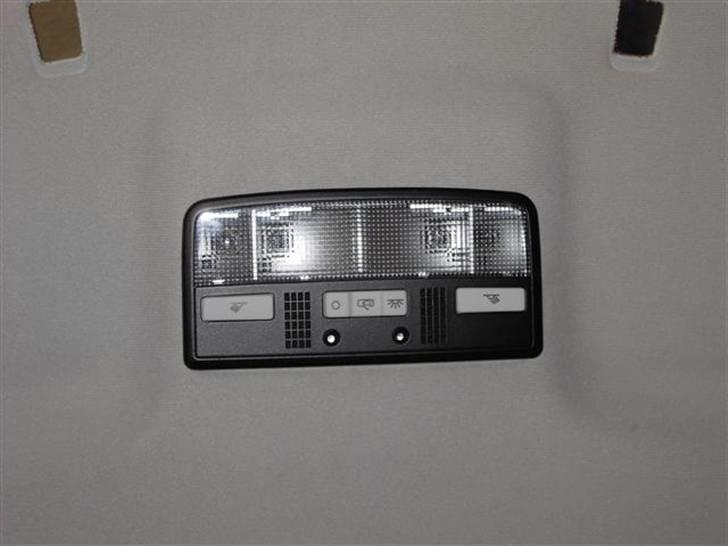 VW Transporter 2,4D SOLGT - Sortmalet og eftermonteret W8-lampe billede 14