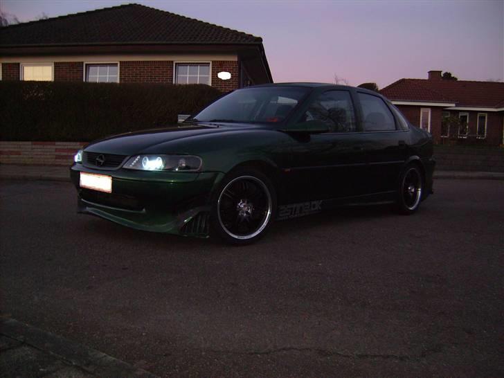 Opel Vectra b  skrottet billede 6