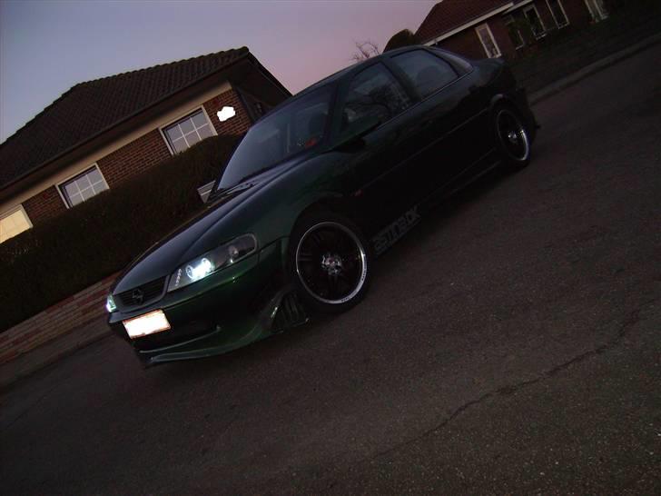 Opel Vectra b  skrottet billede 7