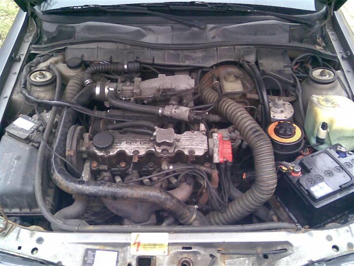 Opel vectra 4x4 SOLGT - Det er her det sjove sker men der skulle gerne pyntes lidt, ser jo ikke  videre smukt ud billede 4