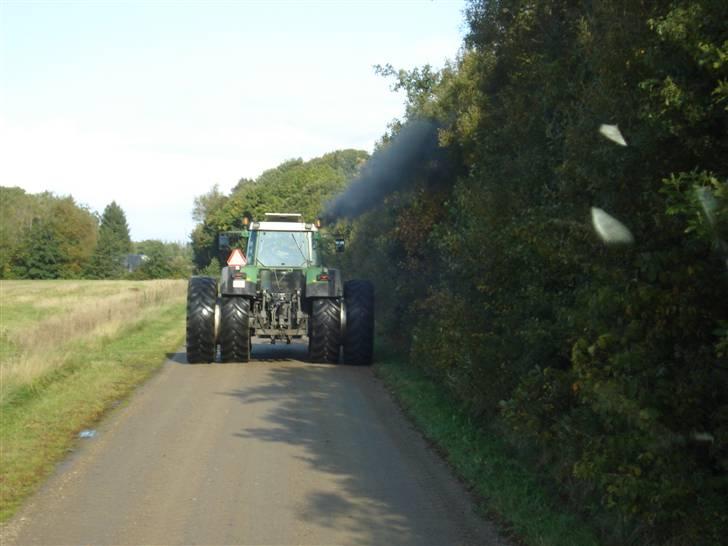 Mazda B 2500 - fendt 920 på vej til traktor træk billede 16