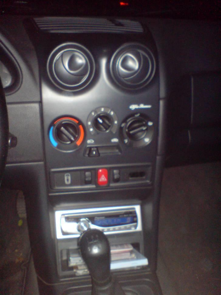 Alfa Romeo 145 billede 2