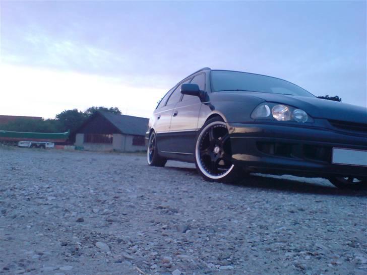 Toyota Avensis billede 1