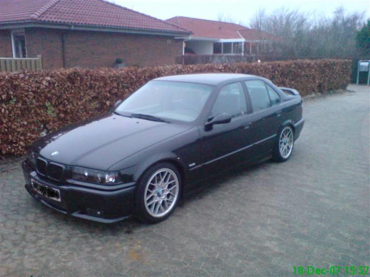 BMW E36 320i SOLGT billede 1