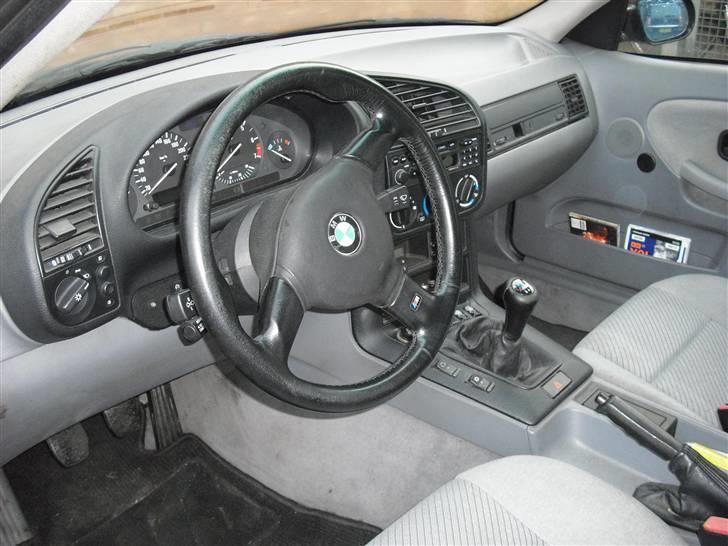 BMW E36 320i SOLGT billede 4