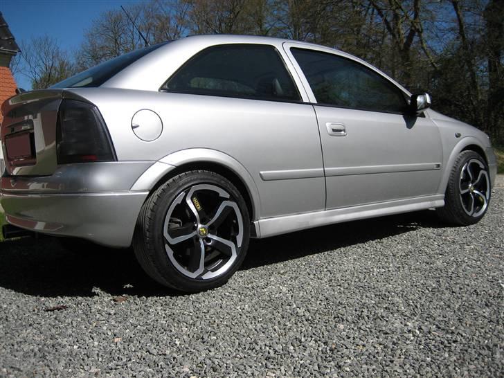 Opel Astra Edition Star Silver - Billeder fra d. 4 - 2009 Har lige fået malet begge sider... billede 19