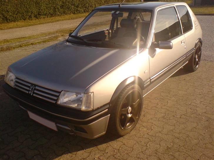 Peugeot 205 Gti 2,0 turbo  billede 1