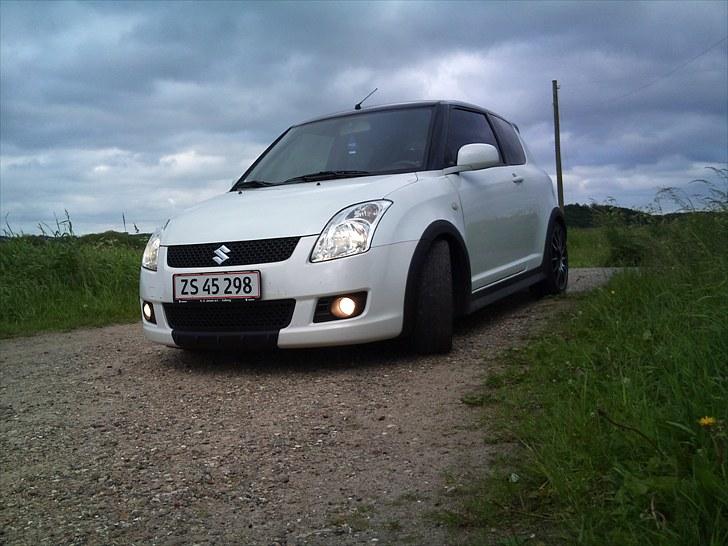 Suzuki Swift" D´ Hvide Gang$ter billede 5