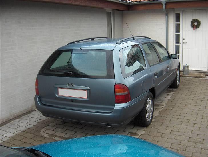 Ford Mondeo GIVET TIL DE GAMLE billede 1