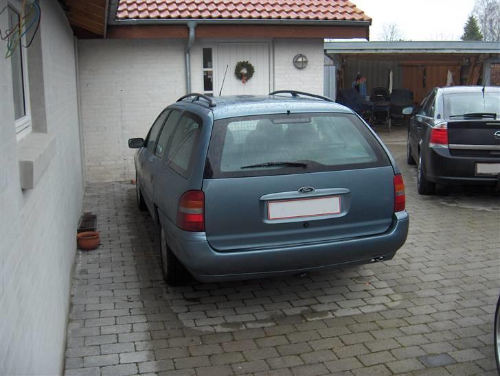 Ford Mondeo GIVET TIL DE GAMLE billede 3