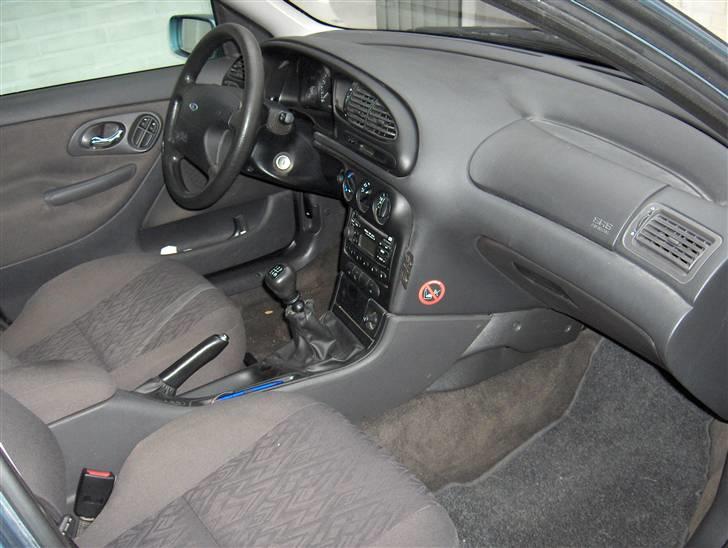 Ford Mondeo GIVET TIL DE GAMLE billede 5