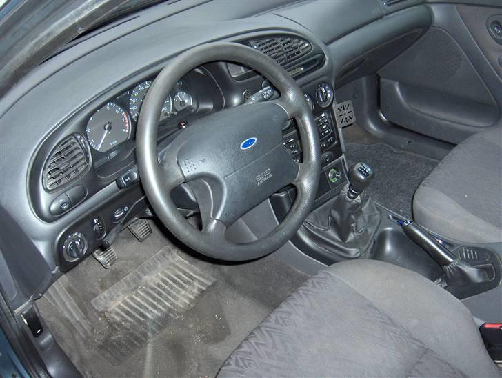 Ford Mondeo GIVET TIL DE GAMLE billede 6