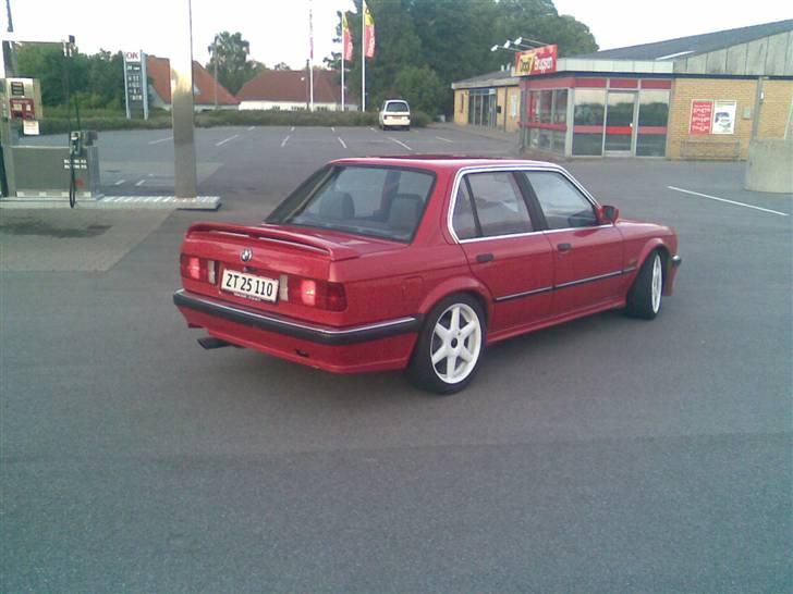 BMW E30 2,0i M-tech  billede 3