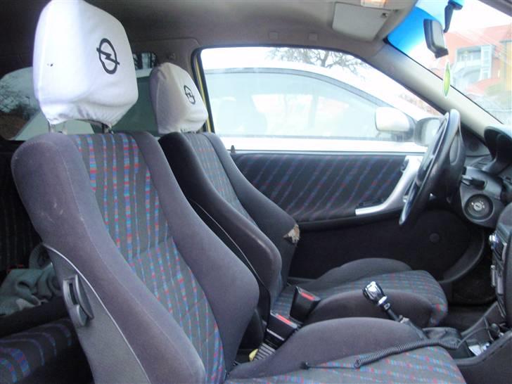 Opel astra 1,6 16v solgt - billeder af kabinen lækker og sidde i  billede 12