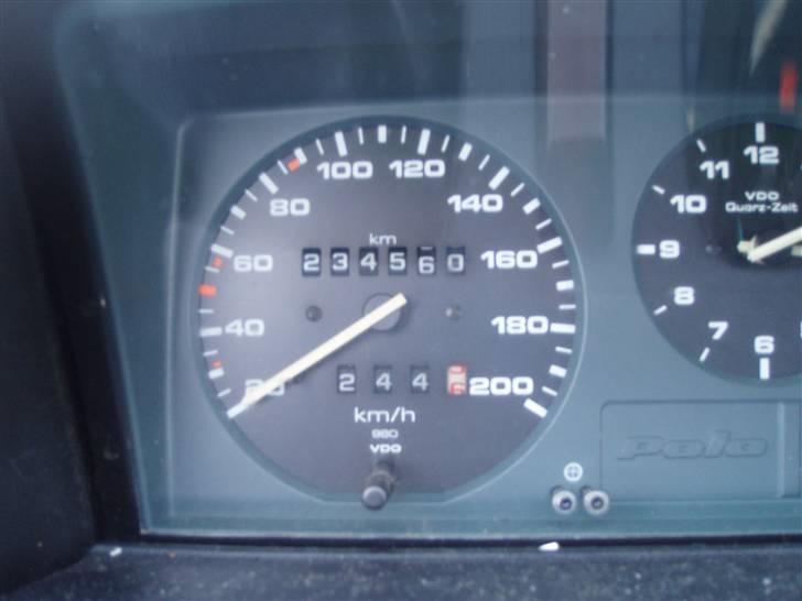 VW Polo  * SOLGT* - HAMMER orginale måle enheder... savner lidt blær og blåt lys :D billede 8