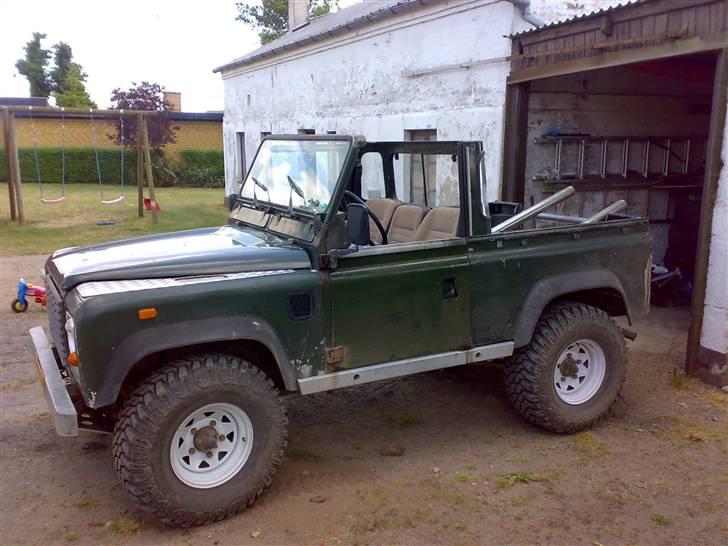 Land Rover Defender 90" - det var varmt i sommers, så hatten røg af. billede 8