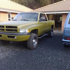 Dodge Ram 2500 V10 -solgt