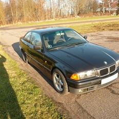 BMW 320i Coupe E36 