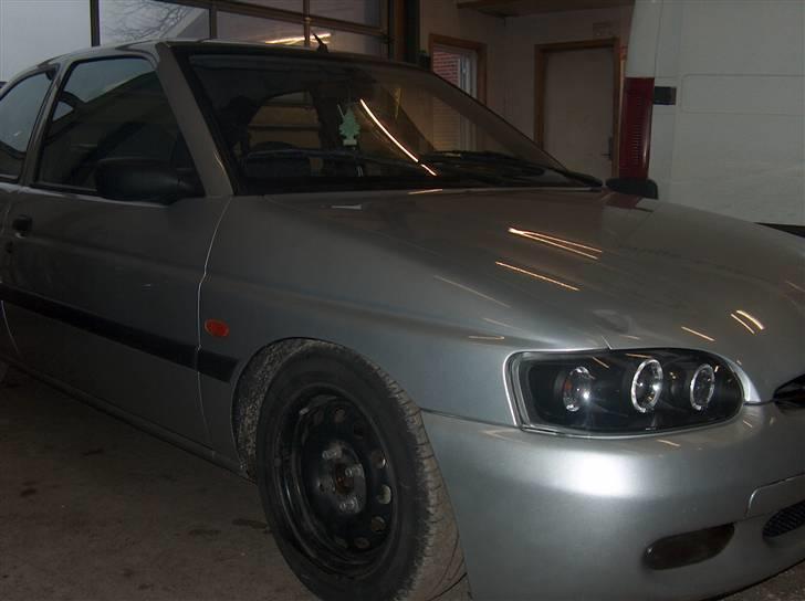 Ford Escort 1.8 16v SOLGT - i vinters billede 3