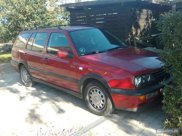 VW Golf 3 VR6 Variant Syncro - En kedelig morfar rød farve. billede 8