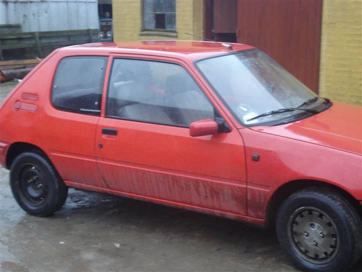 Peugeot 205 xl byttet billede 4