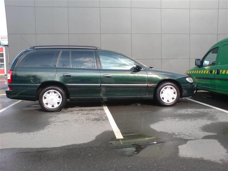Opel Omega b sta.car  SOLGT billede 4