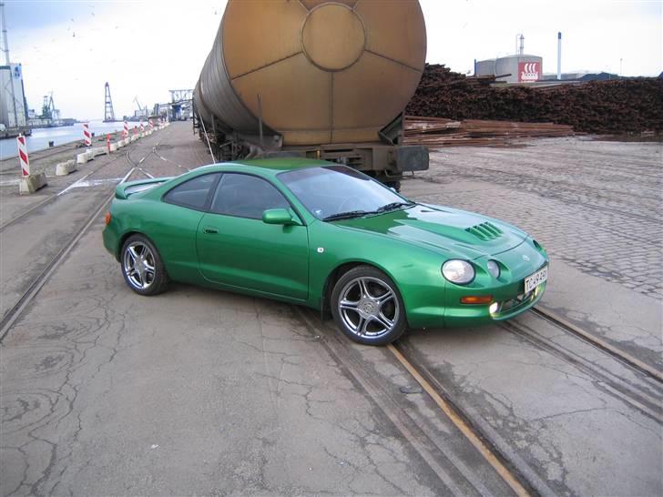 Toyota Celica G6R Turbo - Den fik lige lidt nyt maling... En Seat farve hvis man skulle spørge... billede 12