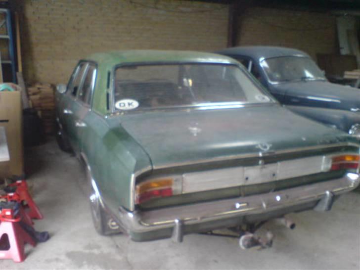 Opel Commodore A 4drs billede 4