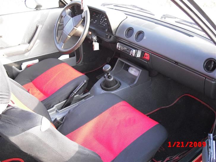 Opel Manta B 1,8S byttet væk  - det sæde betræk er dog smit ud så nu er det std grå billede 10