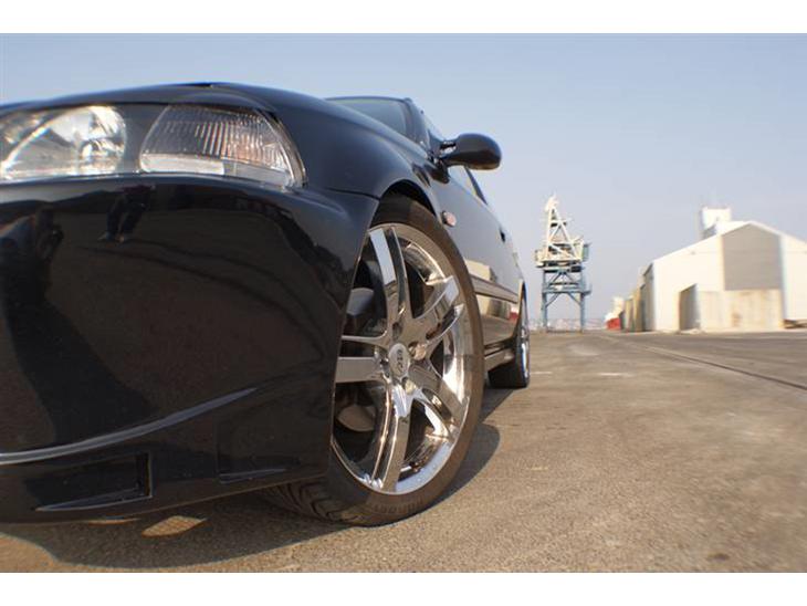 {{currentPhoto.altText}} billede {{currentPhoto.number}}