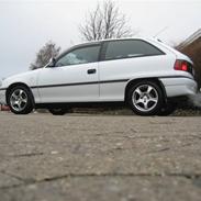 Opel Astra 1.6 16v Sport (død)