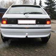 Opel Astra 1.6 16v Sport (død)
