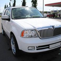 Lincoln Navigator V8 305hk SUV