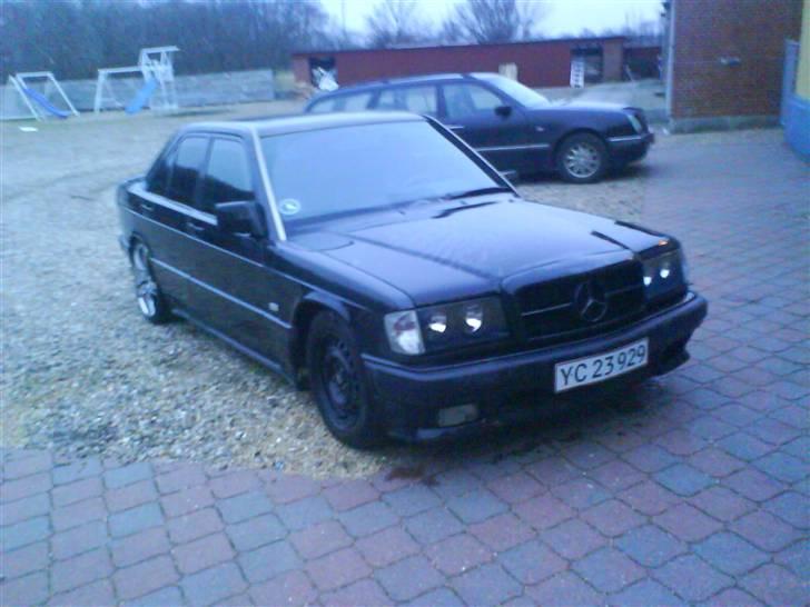 Mercedes Benz 190e 3,0 ////AMG Look. SOLGT - har det sidste fælg, men der er punkteret dæk på :-) billede 7