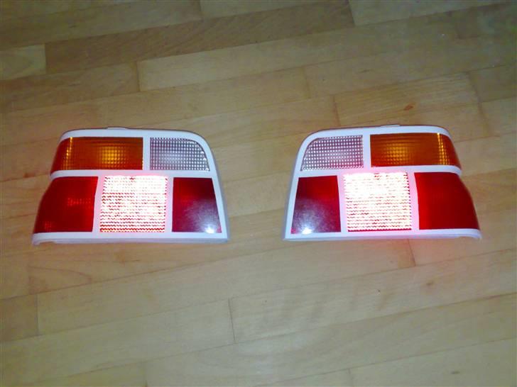 Ford Escort - Baglygter malet... (det var før lexus lygterne kom) billede 5