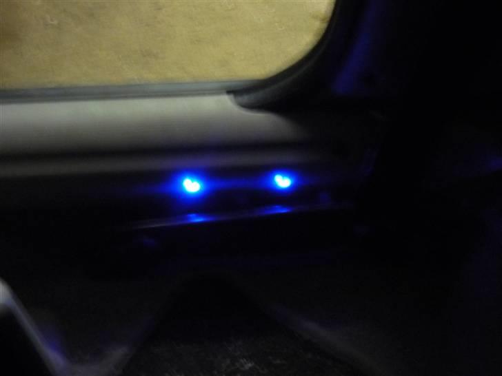 Fiat Punto 1,6 ELX *SOLGT* - Dioder i gulvpanel ved bagsæderne billede 14