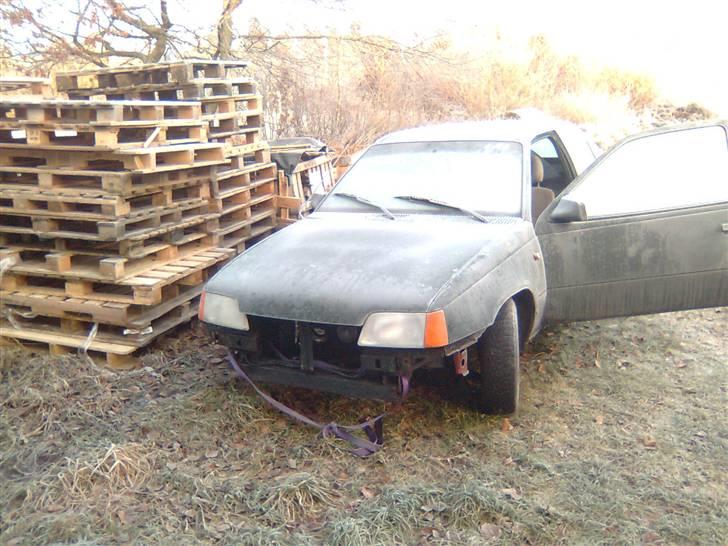 Opel kadett e skrottet billede 4
