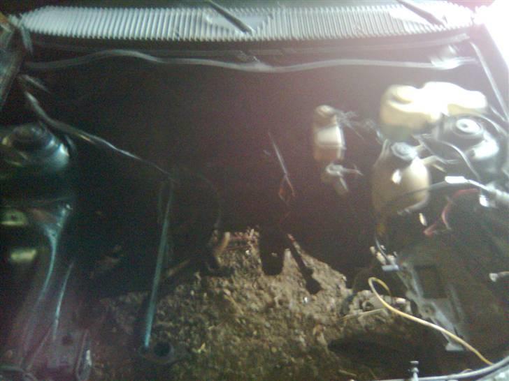 Opel kadett e skrottet billede 13