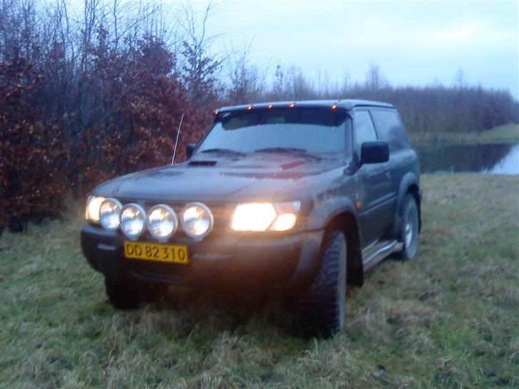 Nissan patrol y61 SOLGT billede 2