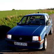Opel corsa (SOLGT!)