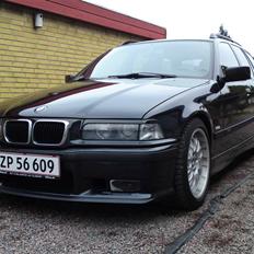 BMW 323i touring 