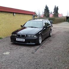 BMW 323i touring 