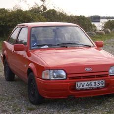 Ford Escort "SKROTTET"