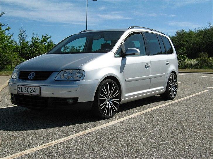 VW Touran Trendline "solgt" - Billede taget lige uden for Frederikshavn billede 1