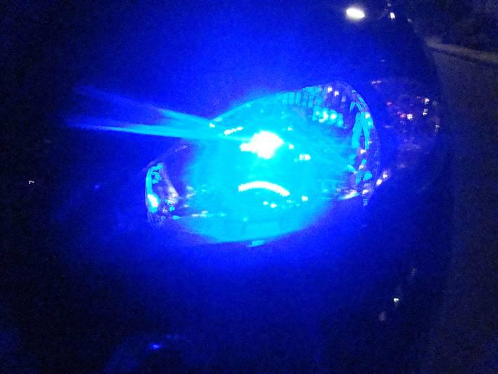 Chevrolet Lacetti Sport - Blå dioder i positionslys billede 3