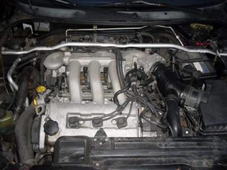 Mazda Mx3 TOTALTSKADET billede 2