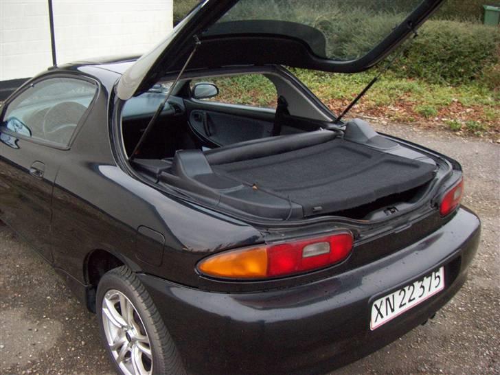 Mazda Mx3 TOTALTSKADET billede 3