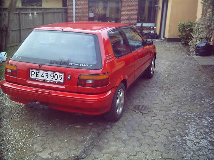 Toyota corolla 1.3 xli SOLGT billede 1